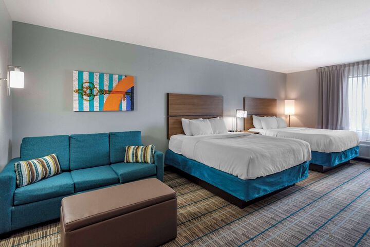 1 King Bed Suite (7 of 14)