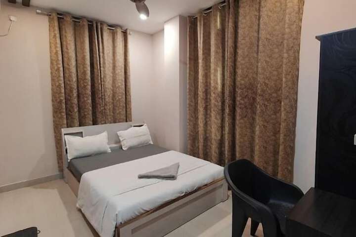 Room 14 of 25