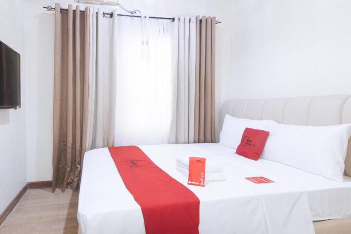 RedDoorz Plus at Cuarto Verde Staycation