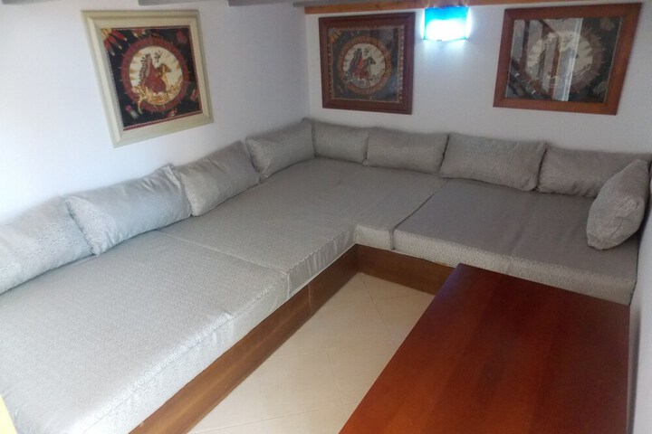 Room 49 of 177