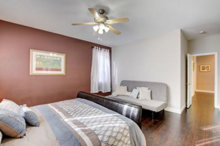Room 8 of 35