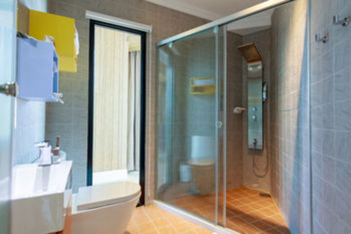 Room 4 of 36