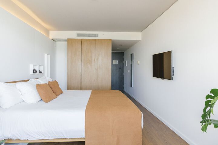 Room 9 of 71