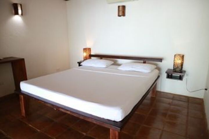 Room 10 of 42