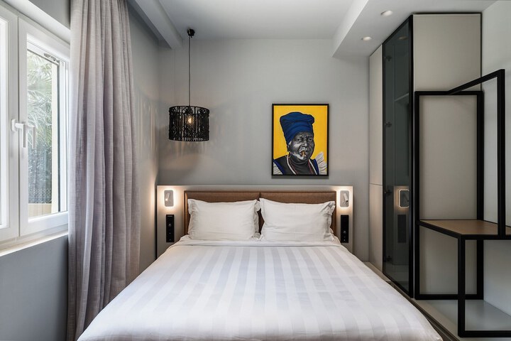 Room 84 of 266
