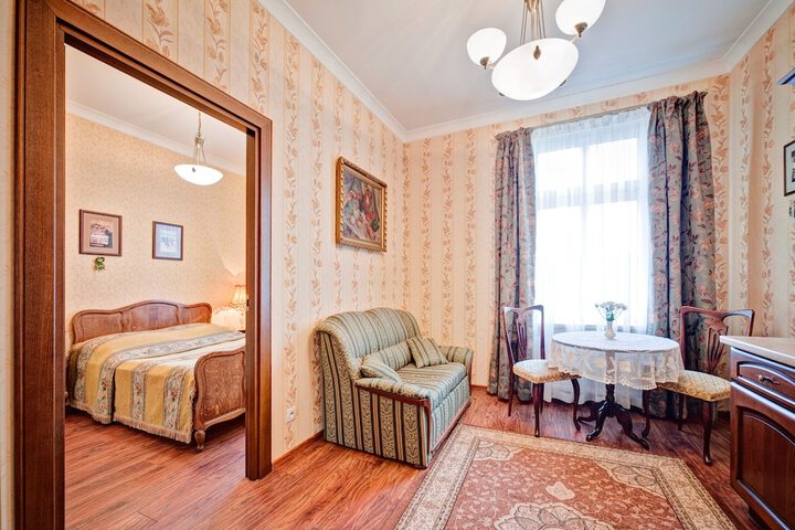 Room 12 of 43