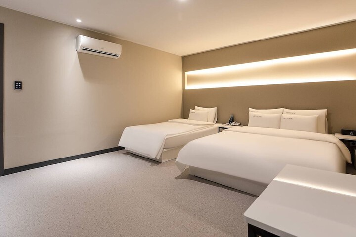 Room 11 of 78