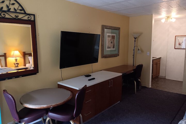 Room 11 of 26