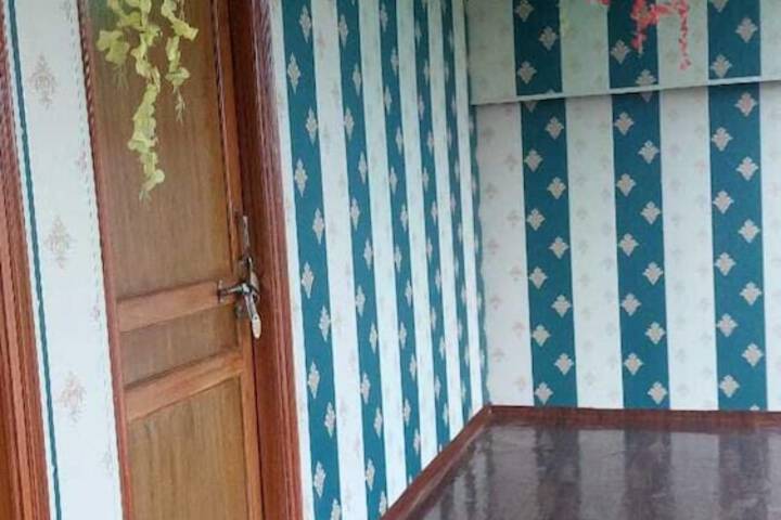 Room 12 of 18