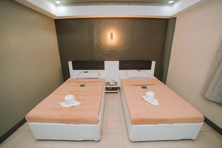 Room 4 of 7