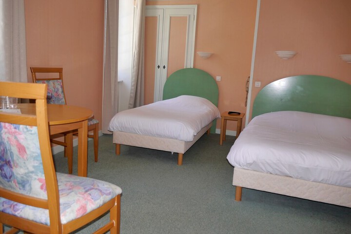 Room 3 of 39