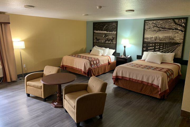 1 Queen Bed (29 of 29)