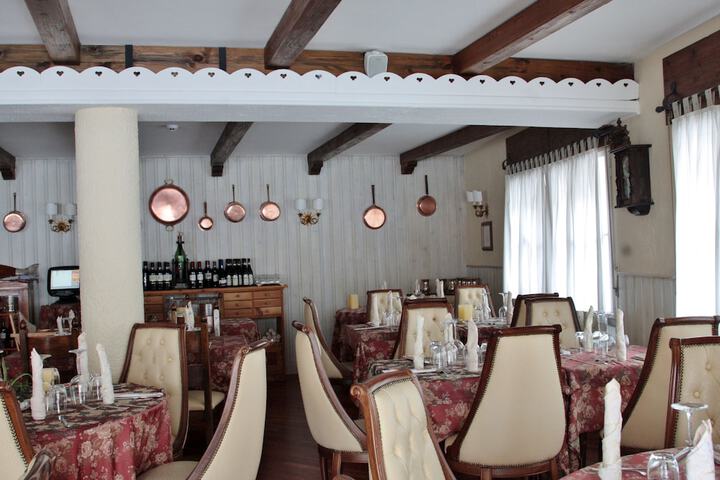 Lounge 59 of 82