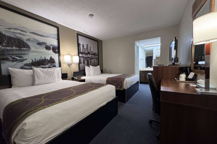 2 Double Beds Efficiency Room (3 of 5)