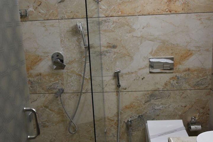 Room 16 of 27