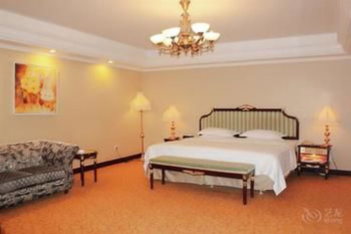 Room 74 of 159