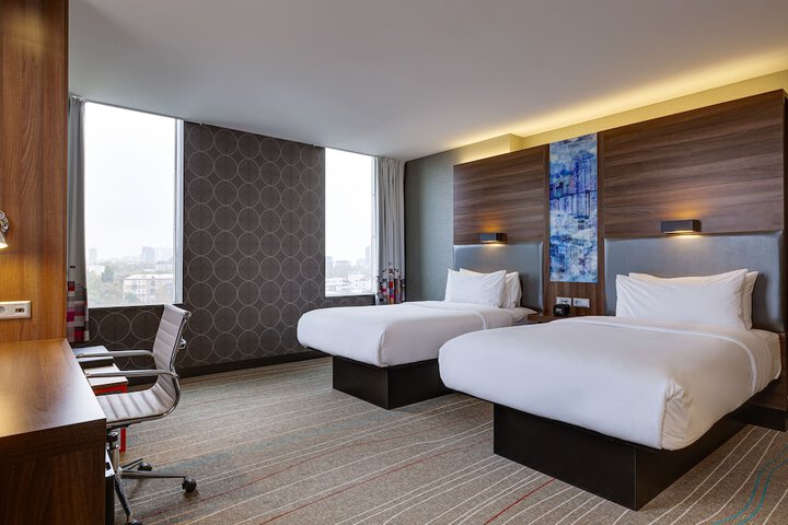 Room 34 of 74