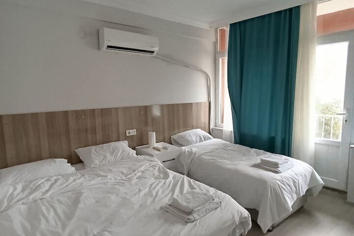 Room 4 of 49