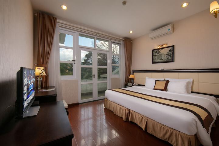 Room 20 of 77