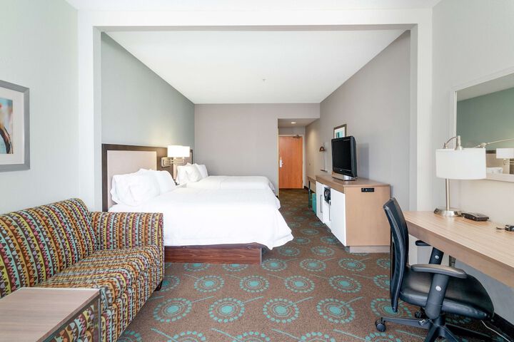 2 Queen Beds with Balcony (8 of 13)