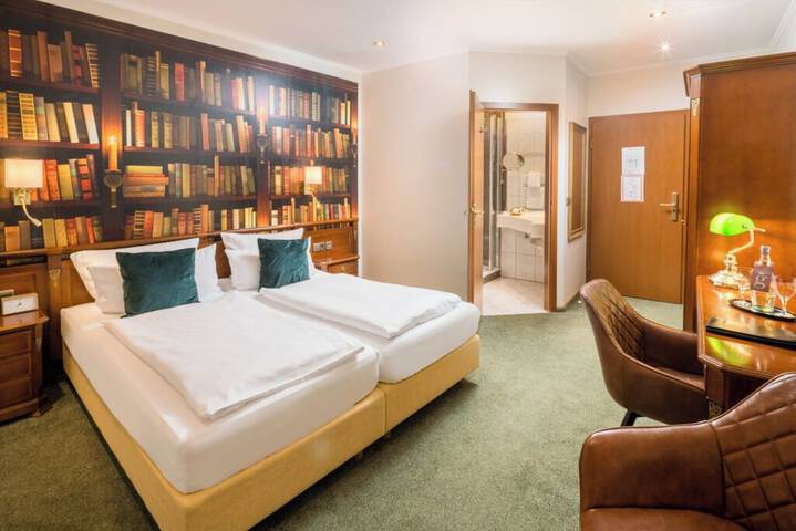 Room 11 of 29