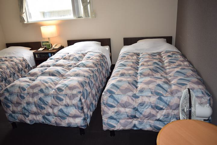 Room 27 of 81