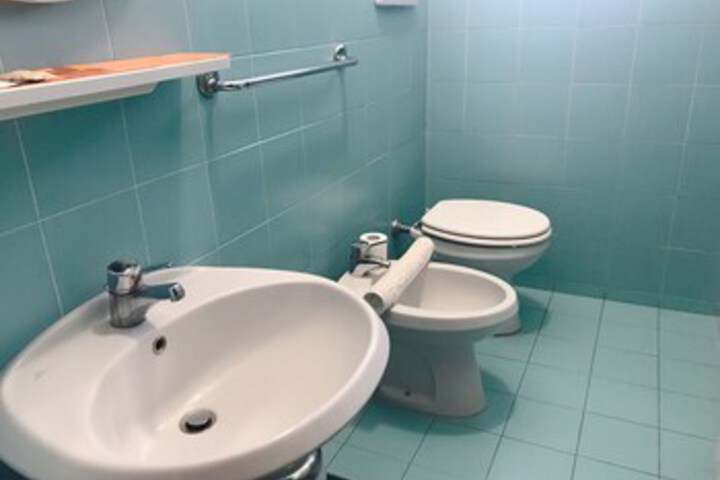 Room 3 of 11