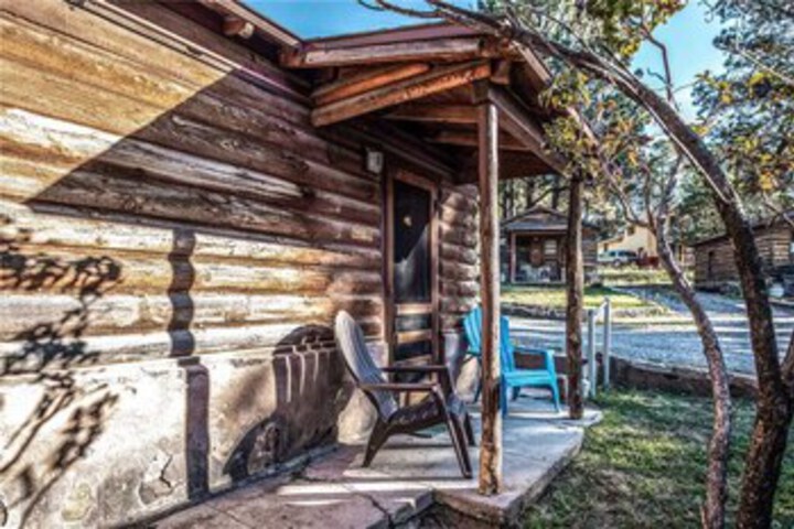 Apache Village 5 Queen Bed, Midtown, Sleeps 2