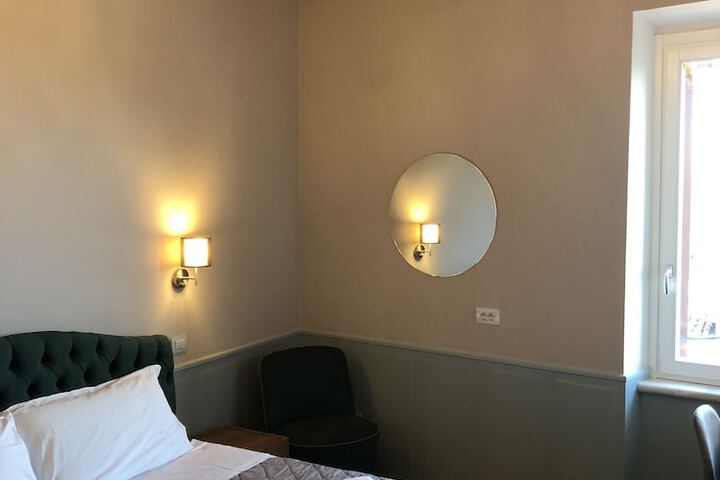 Room 26 of 68