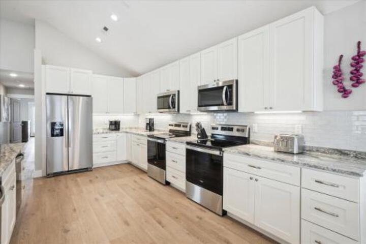 Hero Image 1 of 87