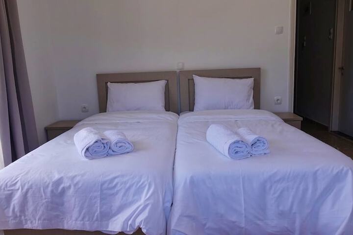 Room 6 of 23