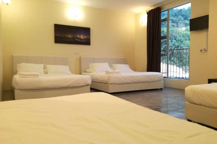 Room 12 of 23