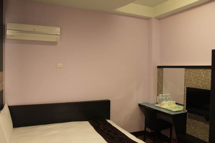 Room 10 of 91