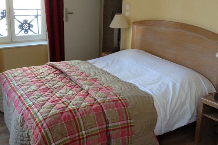 Room 6 of 31