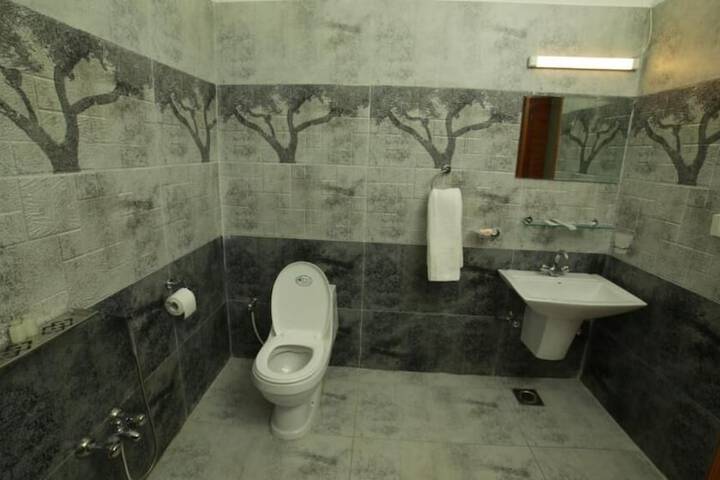 Room 18 of 35