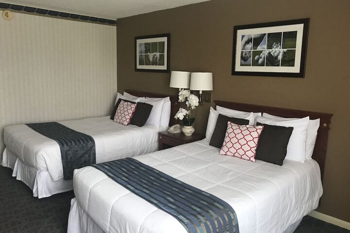 2 Double Beds