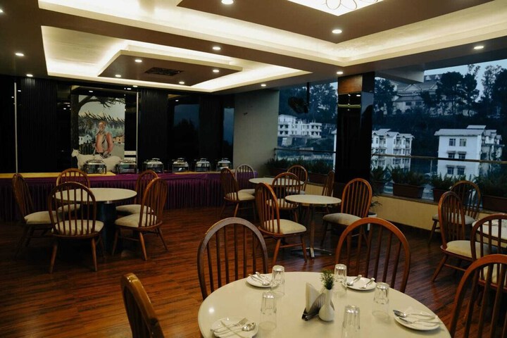 Dining 54 of 95