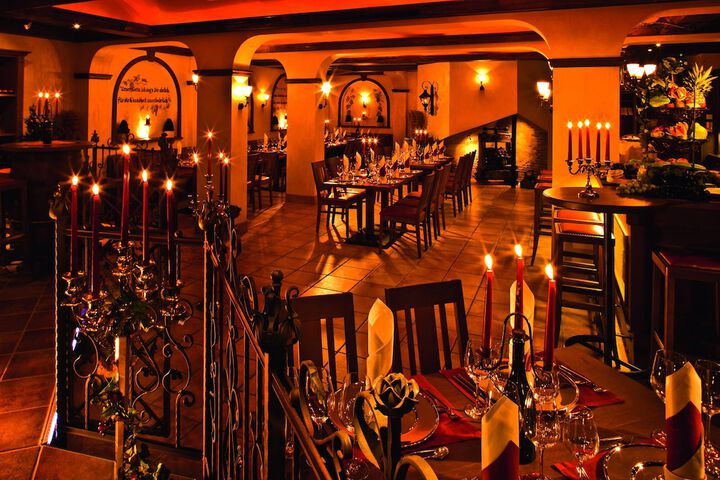 Dining 53 of 72