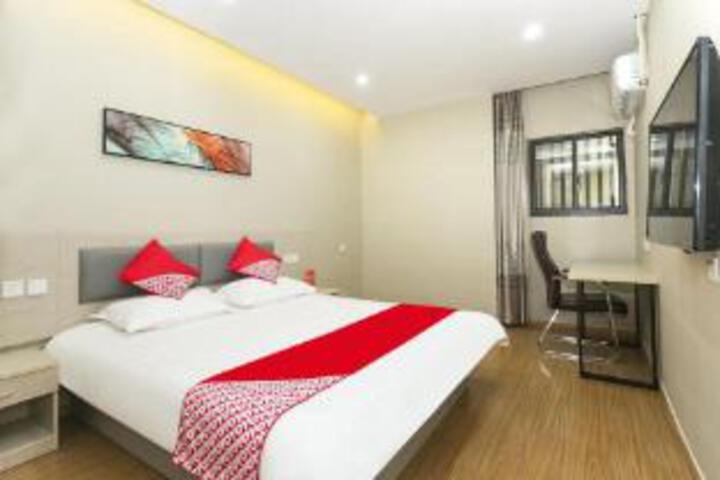 Room 5 of 6