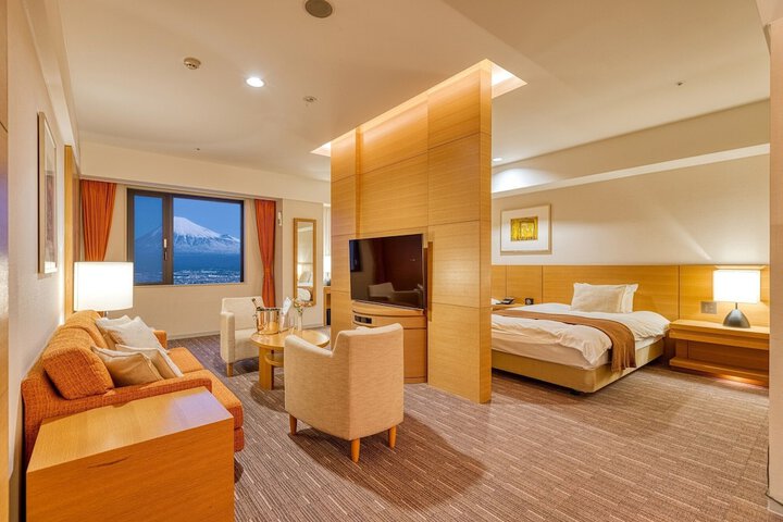 Room 14 of 35