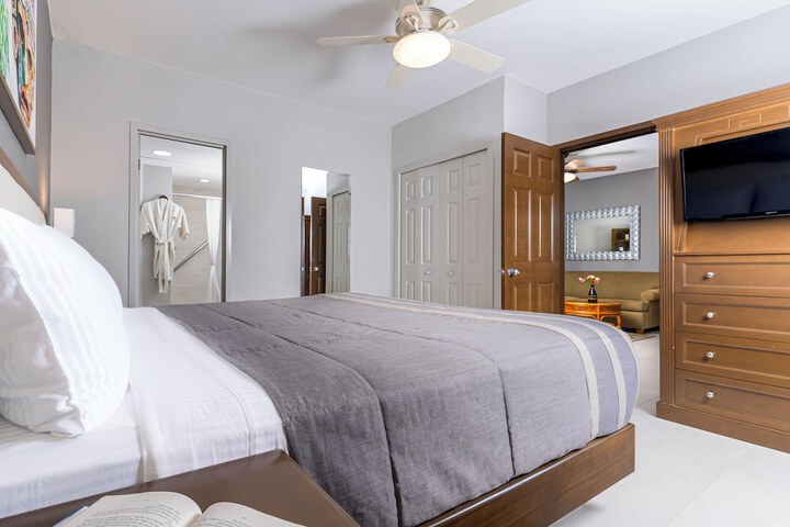 Room 15 of 90