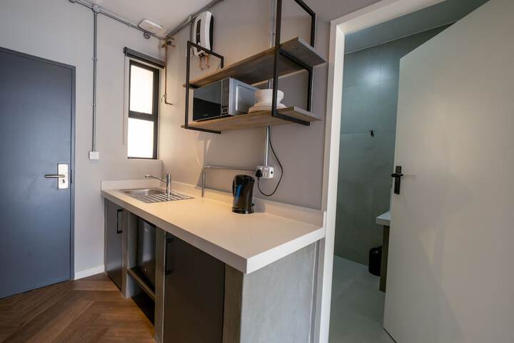 Room 30 of 42