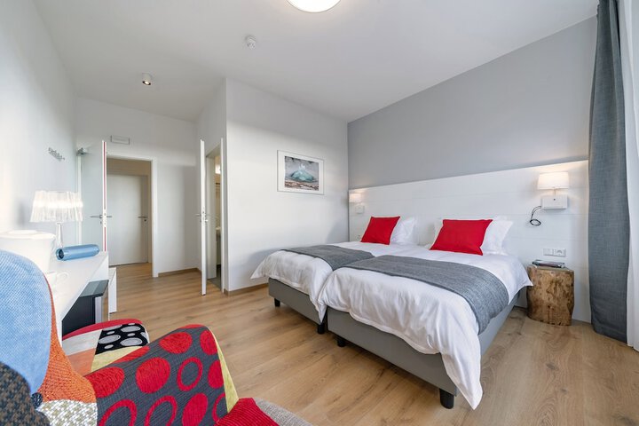 Room 4 of 41
