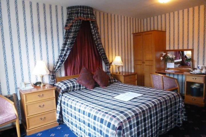 Room 16 of 53