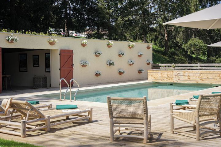 Hotel Pool