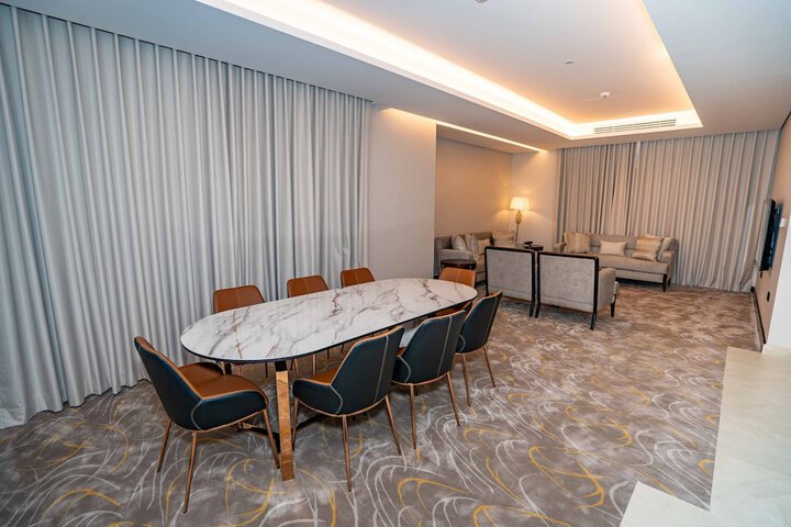 Room 6 of 24