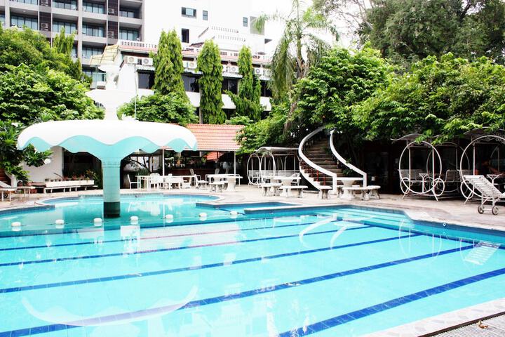 Pool 43 of 66