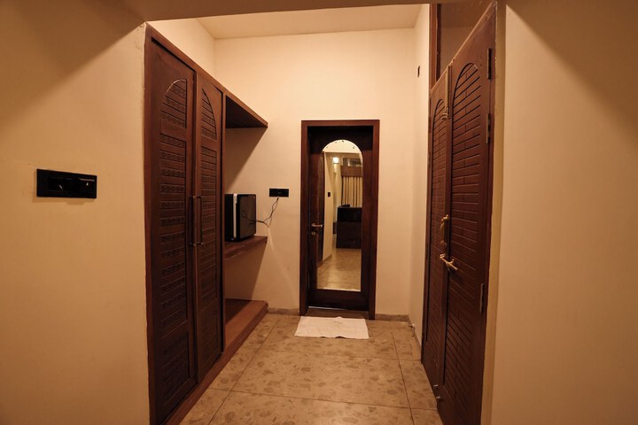 Room 32 of 160