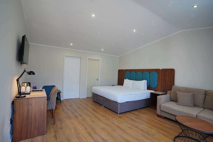 Room 57 of 295