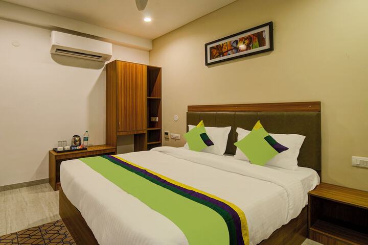 Room 2 of 12